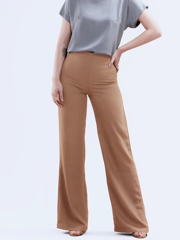 🤩 these satin pants would be great for any midsize office or
